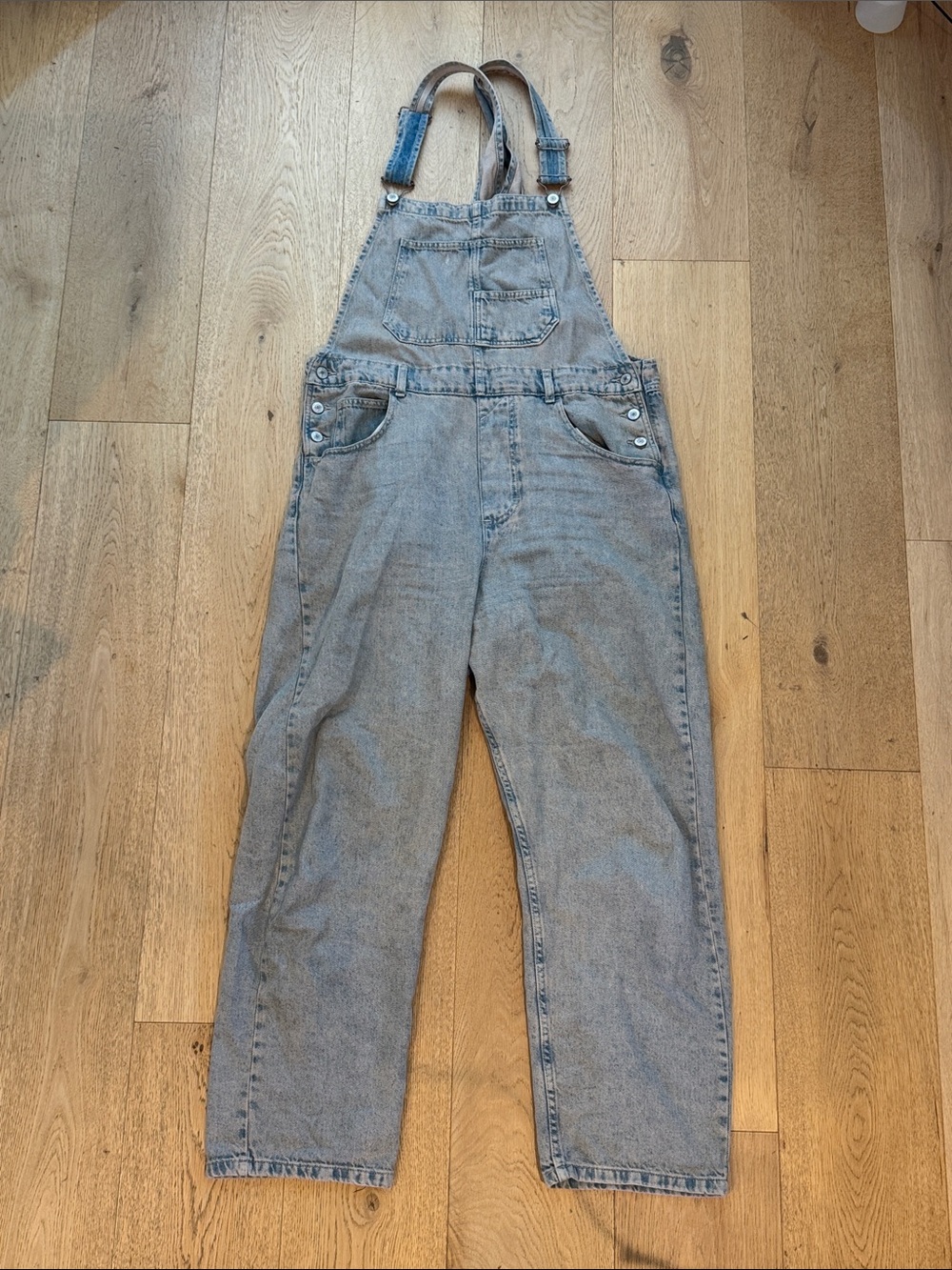 Free People warm wash - Light Blue Denim Overalls - Classic Bib Style Sz L